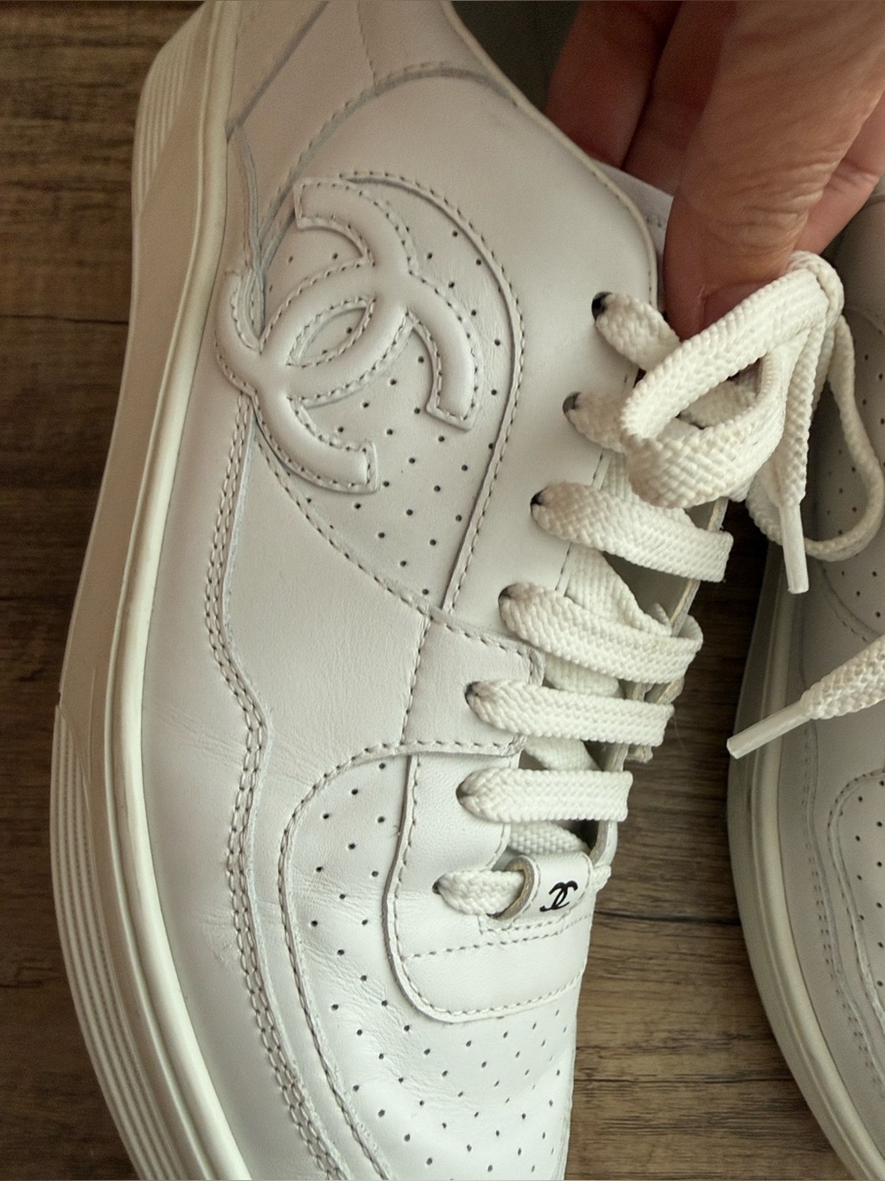 Authentic Chanel CC Logo Calfskin Sneakers 40 White Box - Picture 11 of 13
